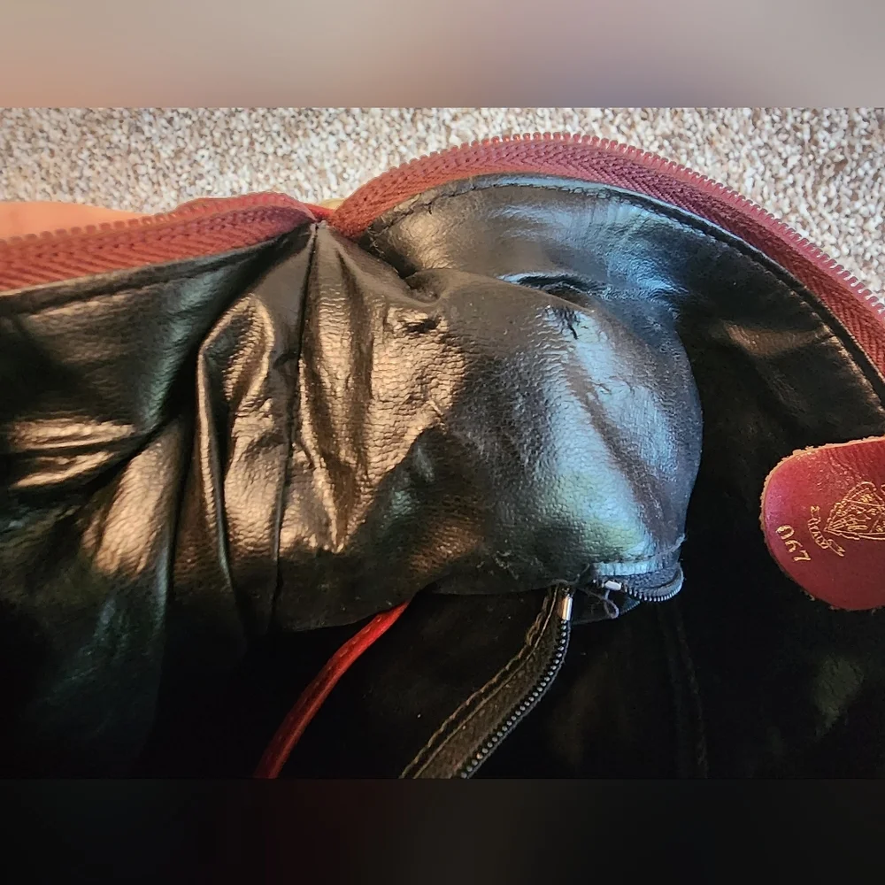 Vintage‎ Gucci Crossbody Bag Purse Maroon Genuine Leather Suede W COA